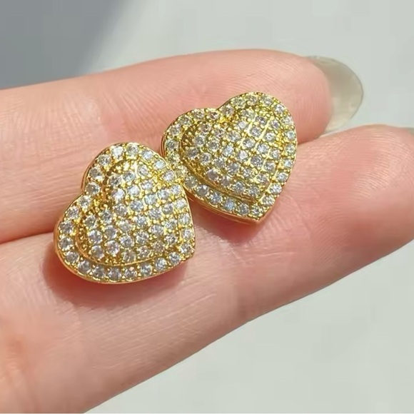 14k Gold plated Diamond Heart Stud Glittering Stud - Picture 2 of 4